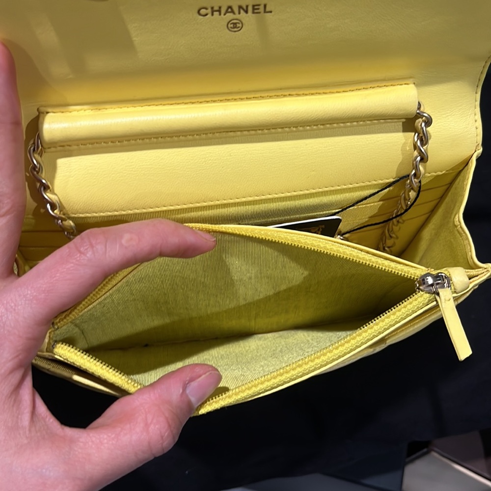 Chanel Lambskin Pastel Yellow Crossbody - Picture 7 of 10